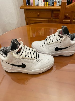 Zapatillas Nike Blancas y Negras