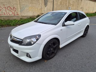 Opel Astra 1.9 CDTI 120CV OPC