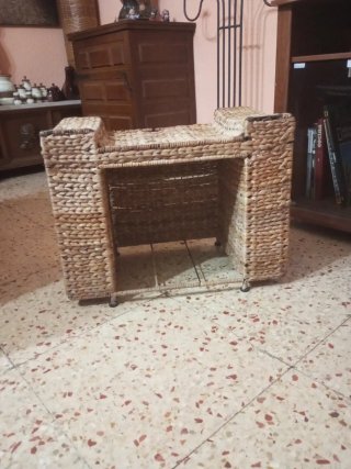 Baúl descalzador de ratán y mimbre