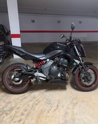 Kawasaki ER-6n Negra
