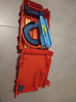 Pista Hot Wheels con Maletín