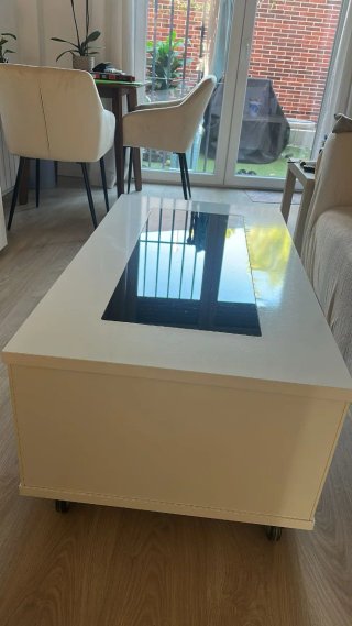 Mesa de salón extensible blanca