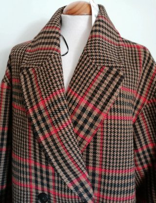 Abrigo de cuadros Zara oversize