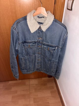 Chaqueta Tejana Bershka con Borrego