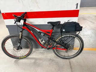 Bicicleta Specialized Camber 26 con kit eléctrico