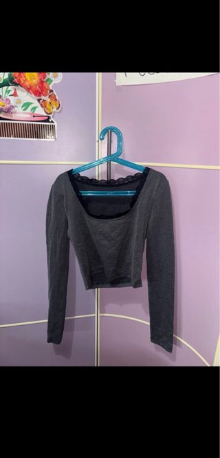 Camiseta Manga Larga Gris con Encaje
