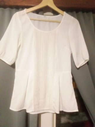Blusa blanca de manga corta