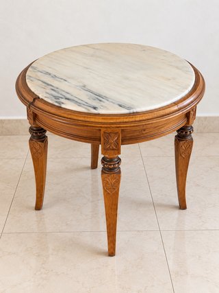 Mesa Redonda de Madera y Mármol