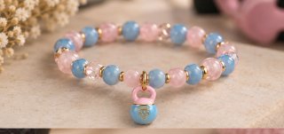 Pulsera con Charm gimnasio. Piedra natural.