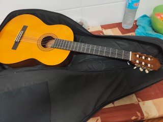 Guitarra Clásica con Funda, en estado Nuevo