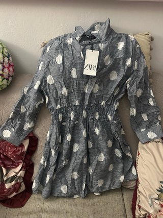 Vestido de lunares Zara Talla L sin usar.