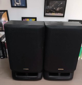 Altavoces Aiwa Negros. Suenan perfectos.