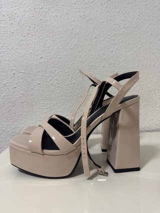 Zapatos de tacón Zara, color rosa palo. Un uso.