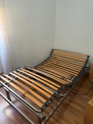 Cama articulada con somier de láminas