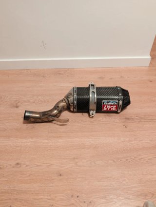 Escape Yoshimura RS-5