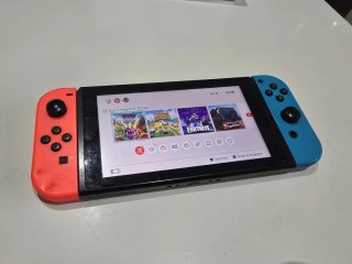 Nintendo Switch Roja y Azul
