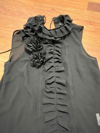 Camiseta de gasa negra con volantes