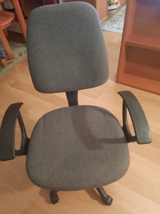 2 Sillas de oficina con ruedas