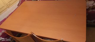 Mesa de comedor de madera con 4 sillas