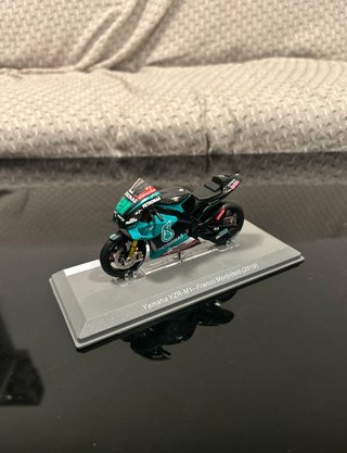 Maqueta Moto Yamaha YZR-M1 Franco Morbidelli