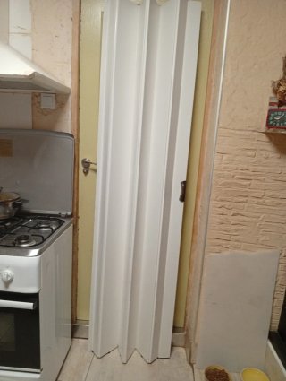 Puerta Corredera Plegable color blanco de PVC