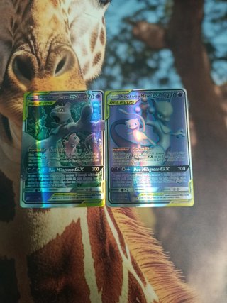 2 Cartas Pokémon Mewtwo y Mew GX