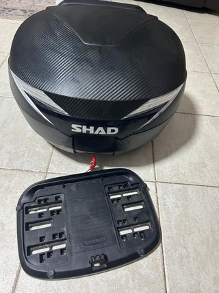 Baúl de moto SHAD 39 con base