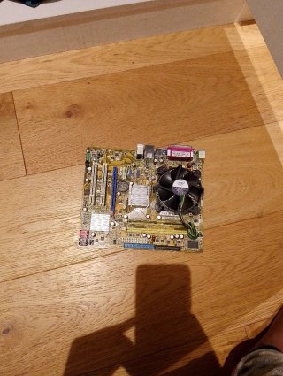 Placa base con ventilador (2008)