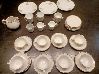 Set de Vajilla y Tazas de Café
