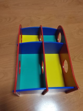 Estantería pequeña de colores