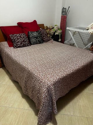 Cama Matrimonial con Estructura de Madera