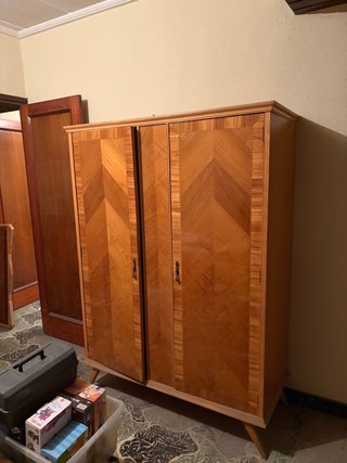 Armario Antiguo de Madera