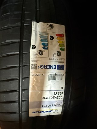 4 Neumáticos Michelin Pilot Sport 4 225/50R16 y 22