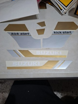 Kit de Pegatinas Suzuki Maxi Kick Start