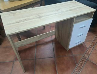 Escritorio con Cajonera
