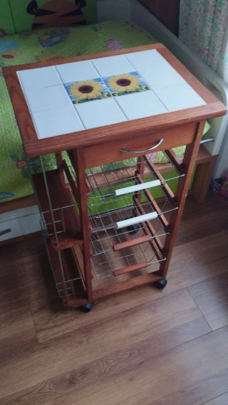 Carrito verdulero de madera con ruedas