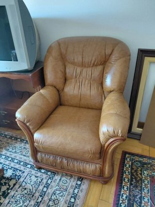 Butaca de piel marrón