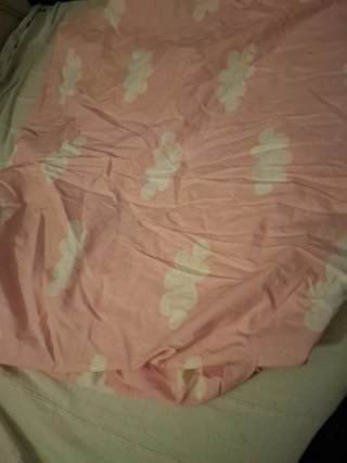 Sábana bajera rosa con nubes de Ikea