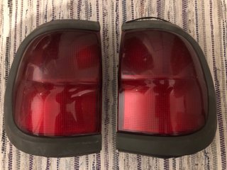 Pareja de Pilotos Traseros Nissan Terrano II