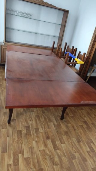 Mesa de Comedor de Madera