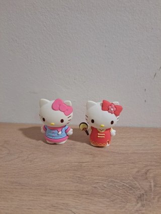 2 Muñecos Hello Kitty