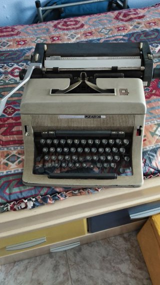 Máquina de escribir vintage Linea 98