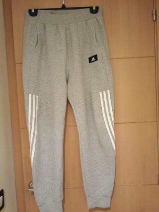 Pantalón de chándal Adidas gris