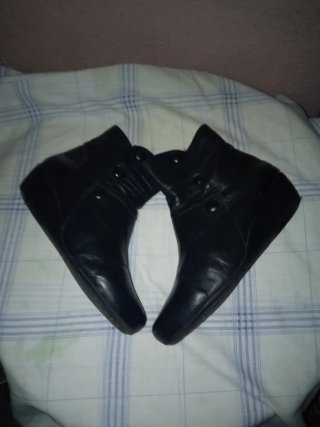 Botines de Piel Negros