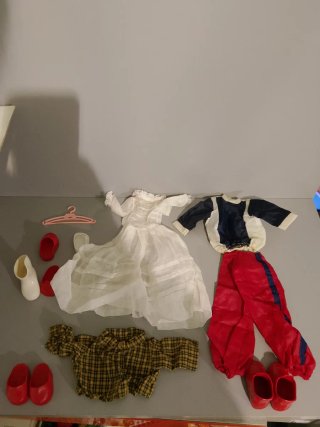Lote de Ropa Antigua para Muñeca Nancy todo x 25 €