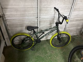 Bicicleta BMX Verde