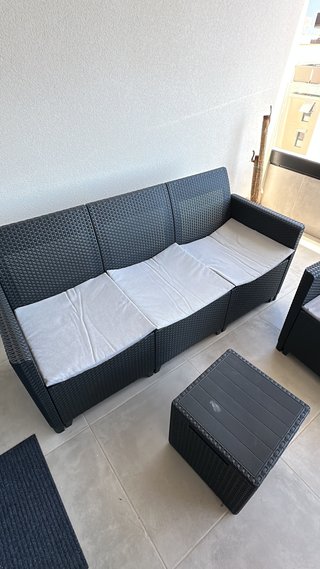 Conjunto jardín Keter Nora 4 plazas + mesa baúl