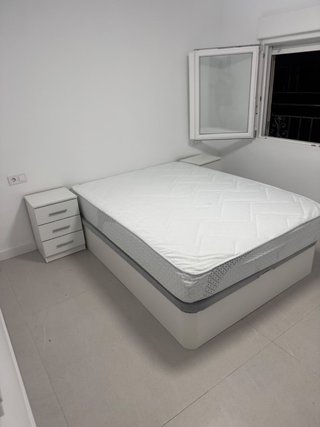 Cama con Canapé y Mesitas de Noche
