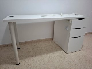 Escritorio Blanco con Cajonera, enchufe y interrup