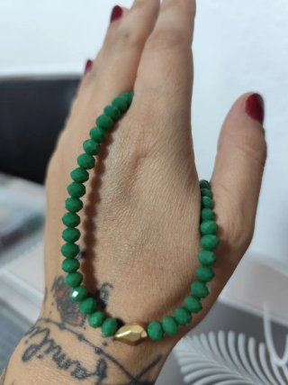 Collar de cuentas verdes